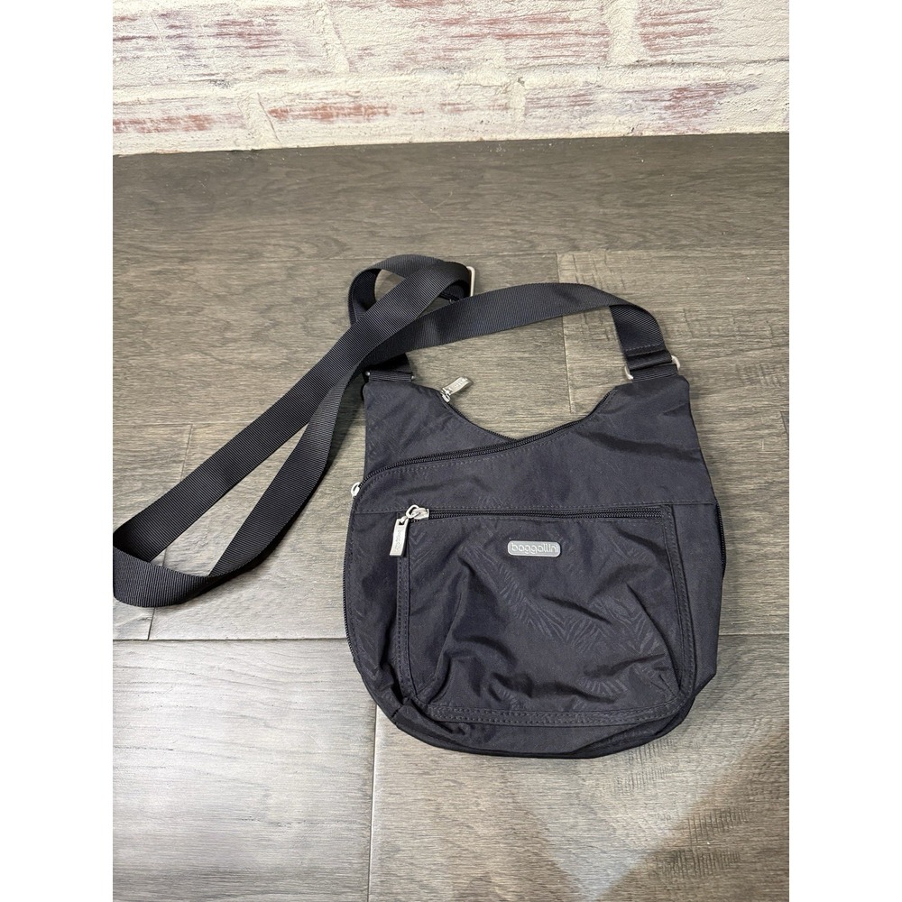 Baggallini Pocket Crossover Crossbody Bag Nylon Travel Purse Black Printed